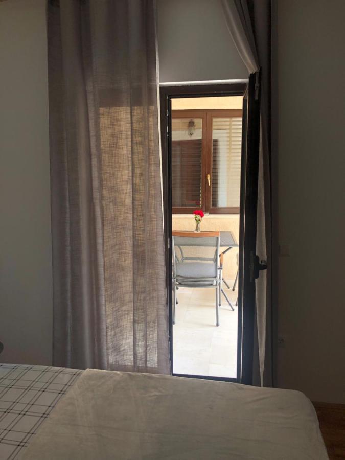 Apartman Ana Vrlika Exterior photo