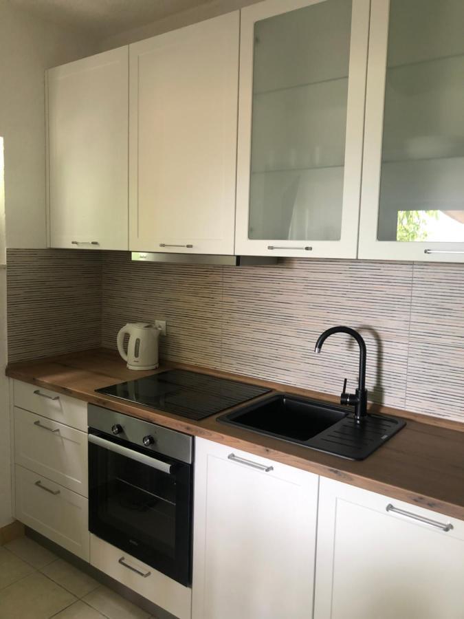 Apartman Ana Vrlika Exterior photo