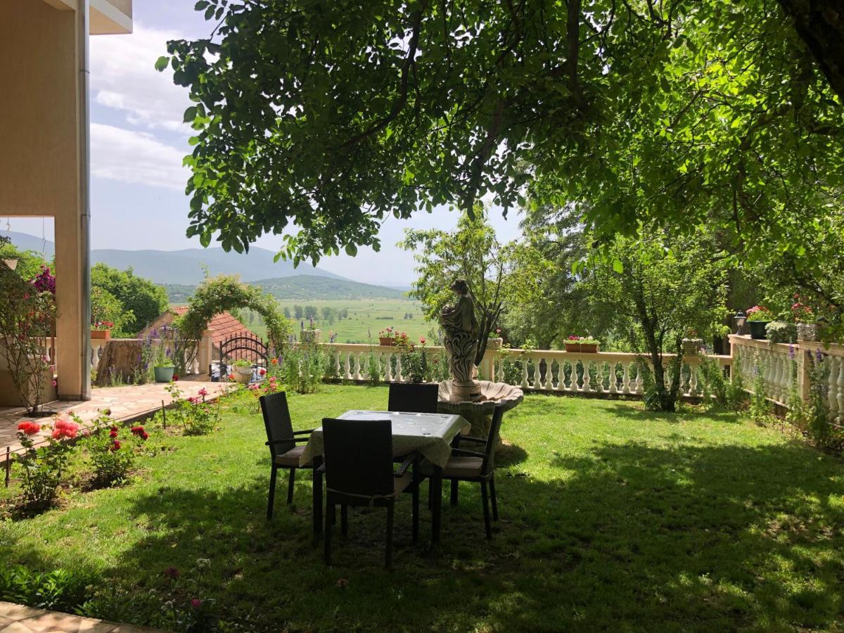 Apartman Ana Vrlika Exterior photo
