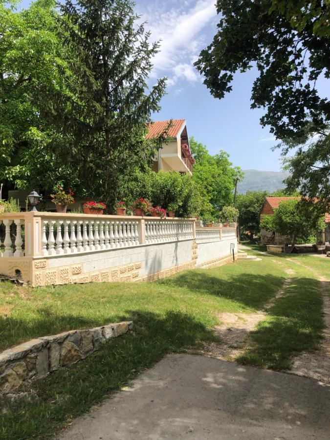 Apartman Ana Vrlika Exterior photo
