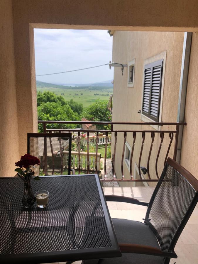 Apartman Ana Vrlika Exterior photo
