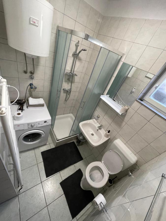 Apartman Ana Vrlika Exterior photo